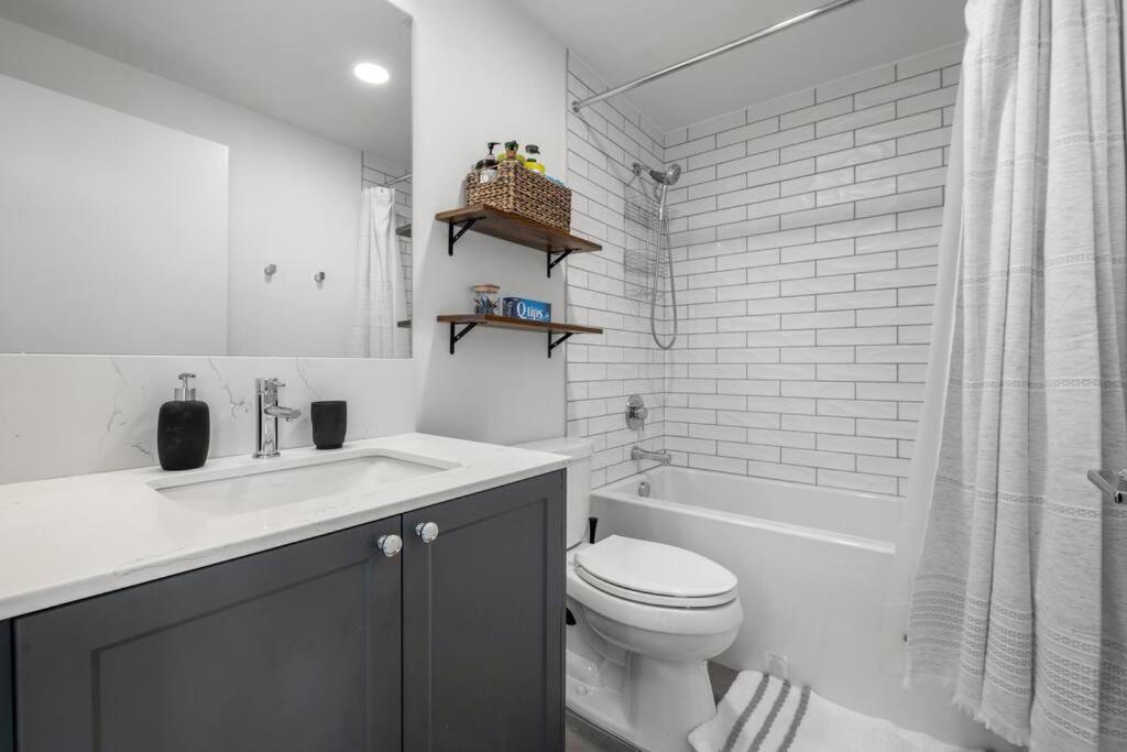 Chic 1Br Kensington Unit W/Parking Lejlighed YYC Eksteriør billede