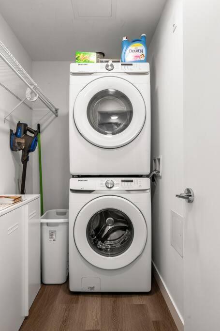 Chic 1Br Kensington Unit W/Parking Lejlighed YYC Eksteriør billede